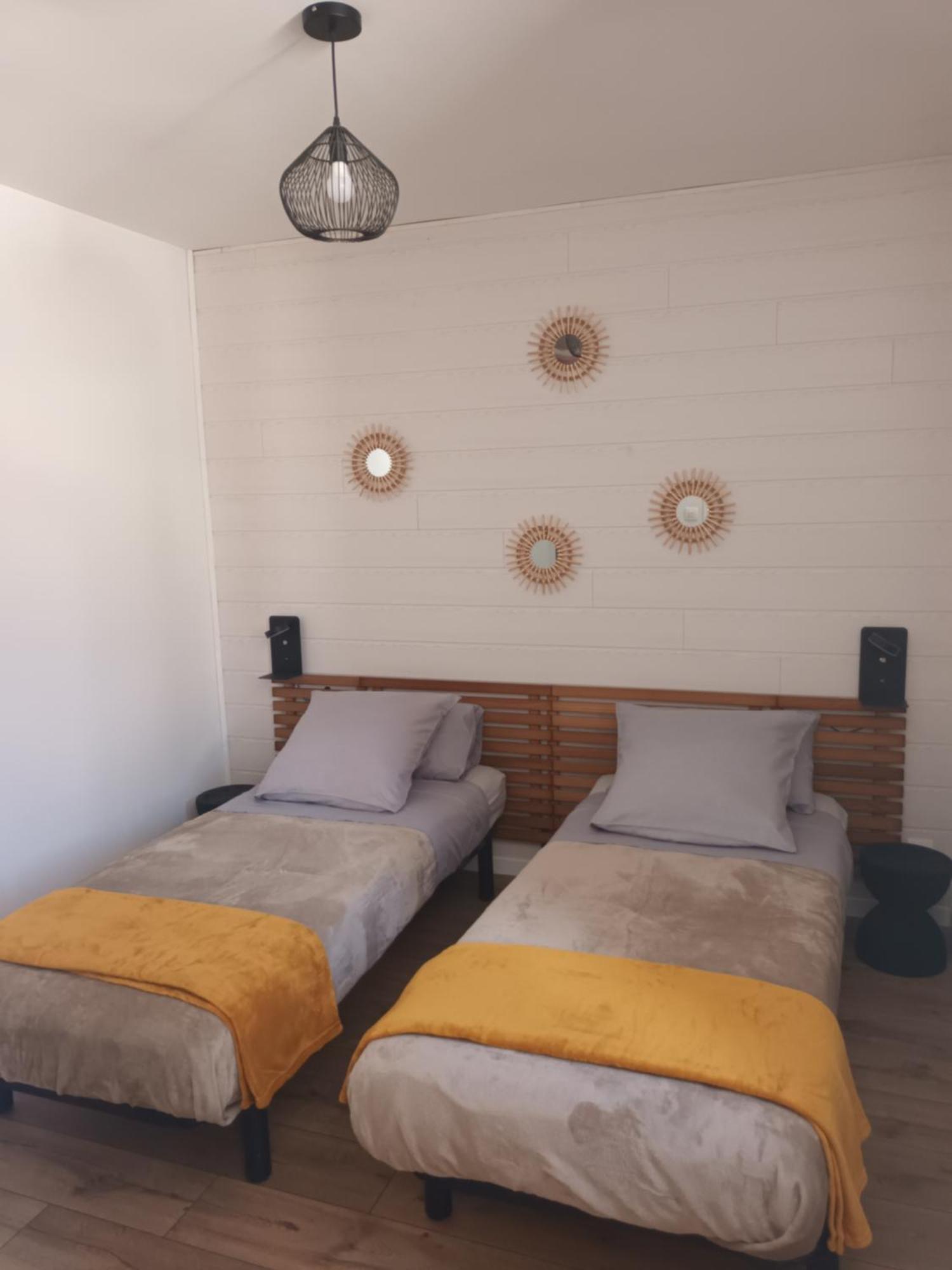 Le Samui Vila Saint-Hilaire-sur-Yerre Exterior foto