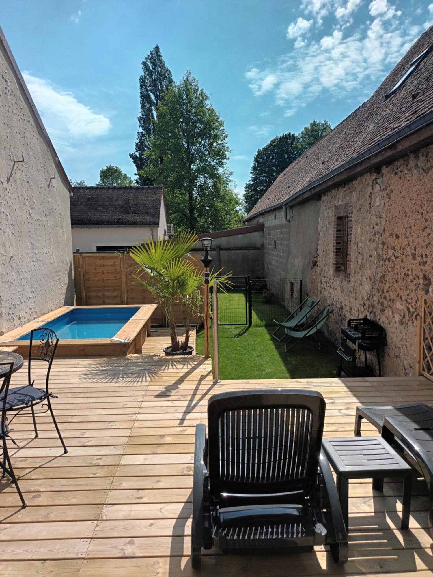 Le Samui Vila Saint-Hilaire-sur-Yerre Exterior foto
