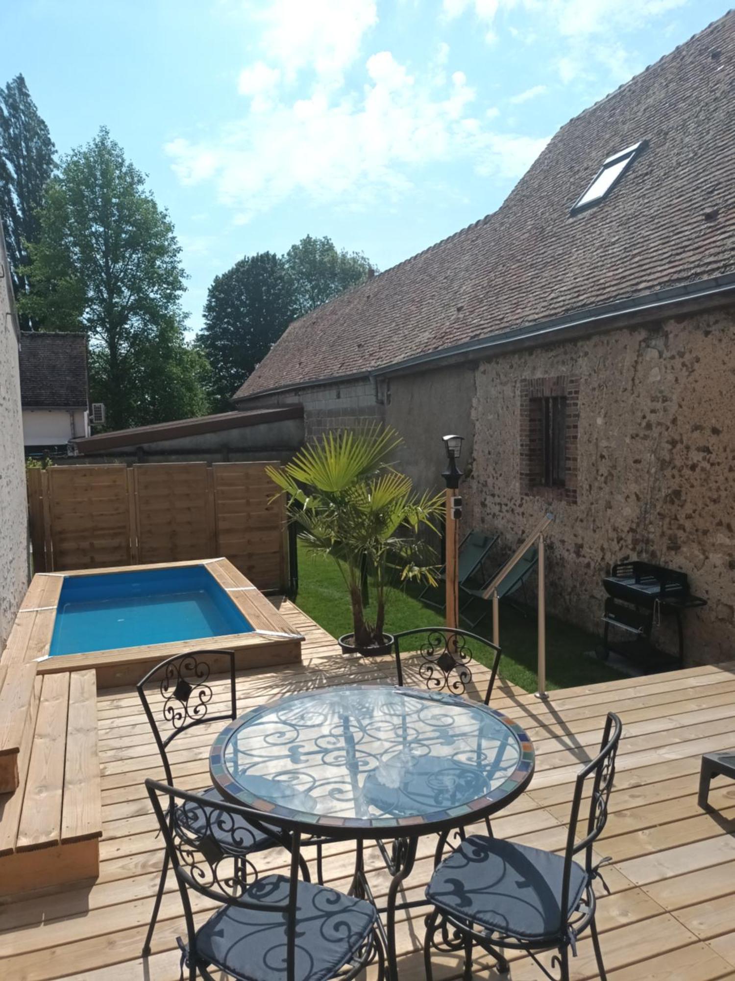 Le Samui Vila Saint-Hilaire-sur-Yerre Exterior foto